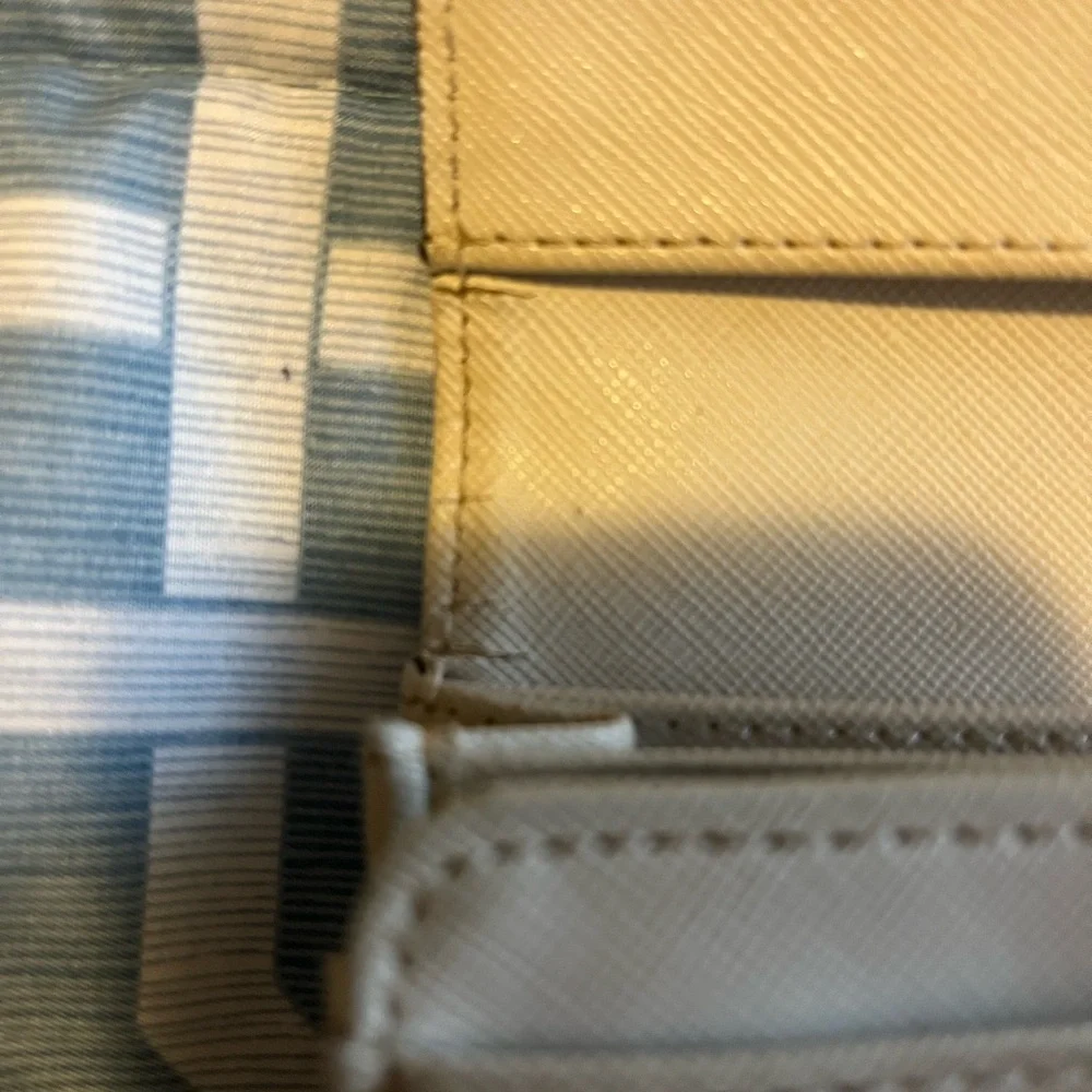 Michael Kors wallet for women’s - Picture 5 of 8